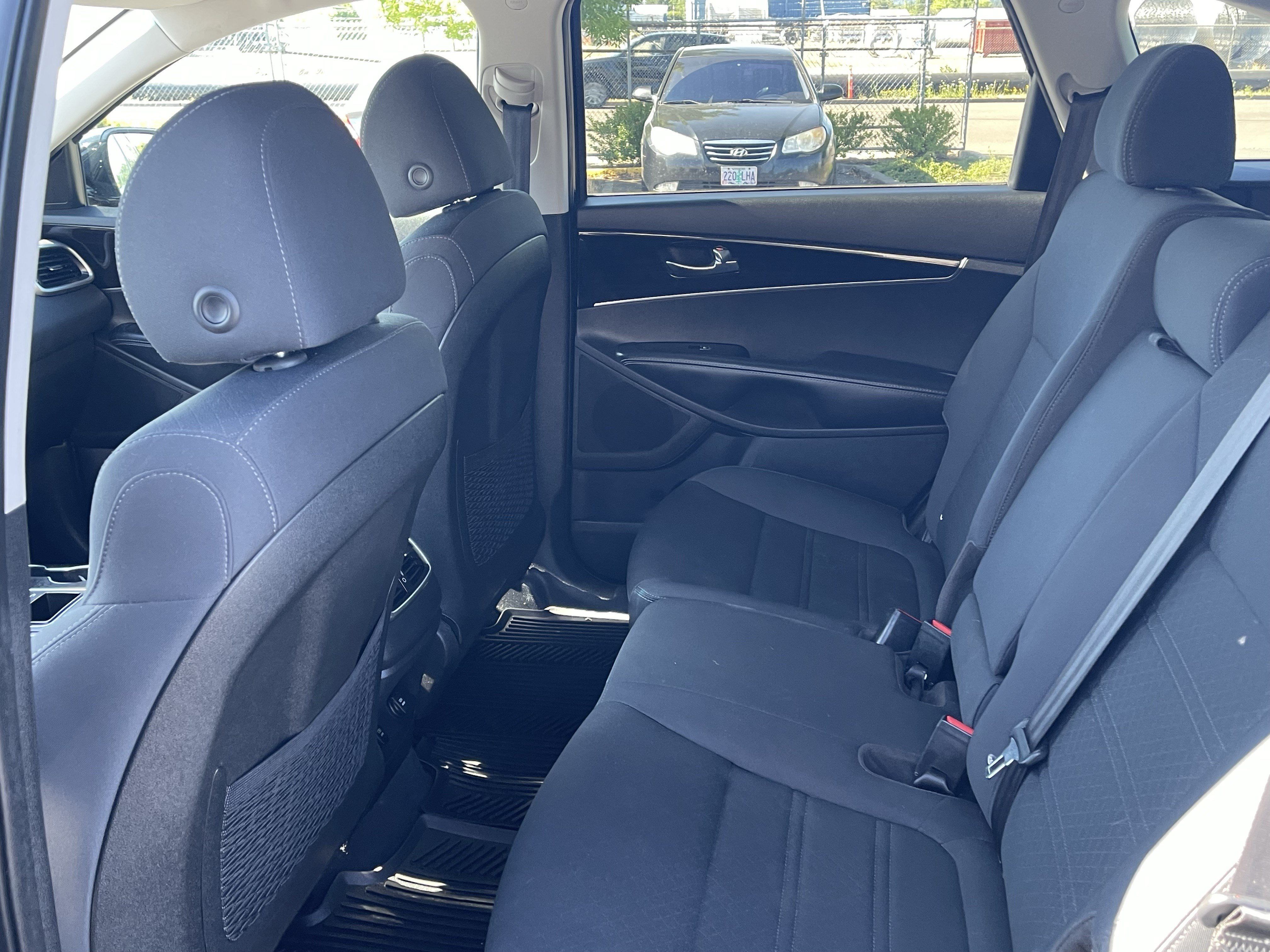 Used 2020 Kia Sorento S FWD image 14