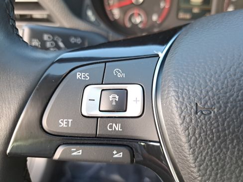 Used 2020 Volkswagen Passat 2.0T SE image 16