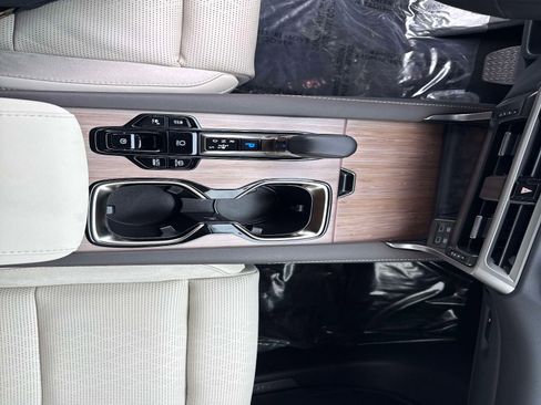 Used 2025 Lexus RX 450h AWD w/ Luxury Package image 31