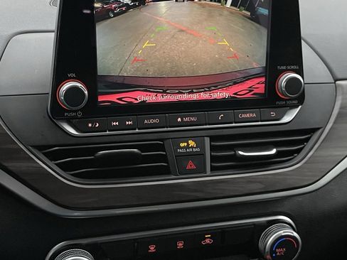 Used 2024 Nissan Altima 2.5 SV image 18