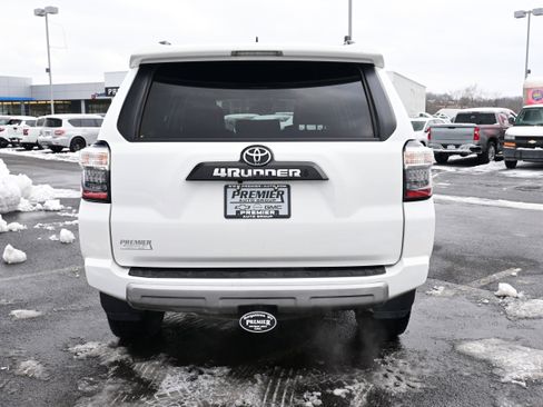 Used 2022 Toyota 4Runner TRD Off-Road Premium image 7