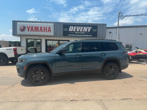 Used 2026 Jeep Grand Cherokee L Limited w/ Limited Altitude Package AWD/4WD image 1