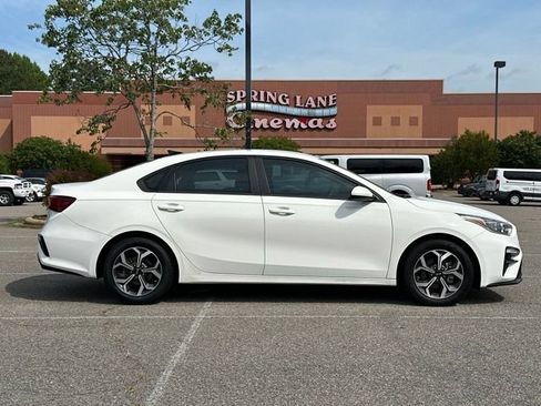 Used 2020 Kia Forte LXS FWD image 6