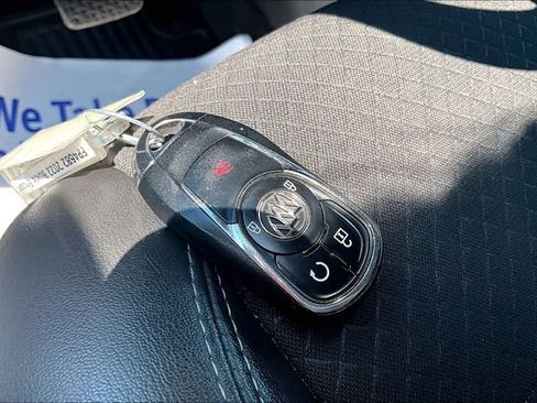 Used 2022 Buick Encore Preferred w/ Safety Package AWD/4WD image 33