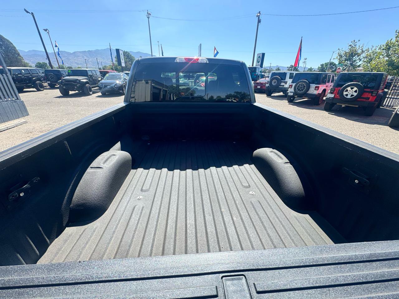 Used 2015 Ford F150 Lariat AWD/4WD image 9
