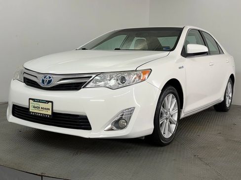 Used 2012 Toyota Camry XLE w/ Leather Pkg FWD image 3