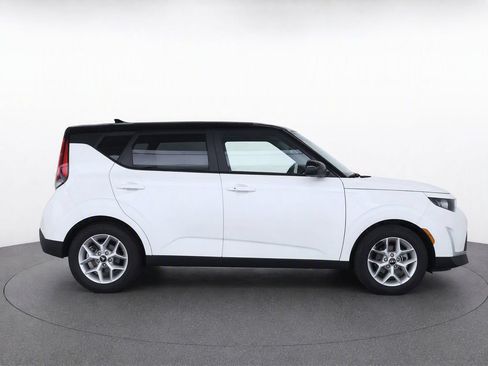 Used 2023 Kia Soul S FWD image 11