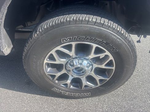 Used 2022 Ford F250 Lariat w/ Lariat Ultimate Package image 2