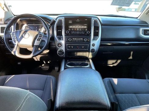 Used 2021 Nissan Titan SV w/ SV Convenience Package image 15
