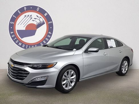Used 2020 Chevrolet Malibu LT FWD image 1