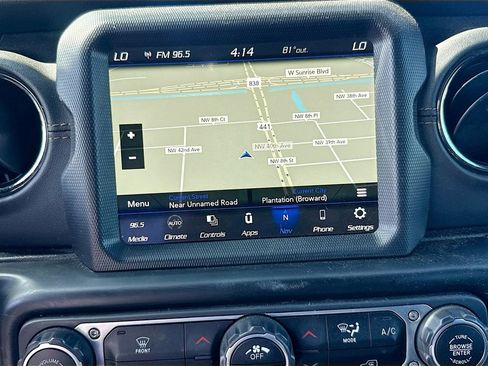 Used 2021 Jeep Gladiator Overland AWD/4WD image 15