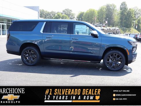 New 2025 Chevrolet Suburban Premier image 1