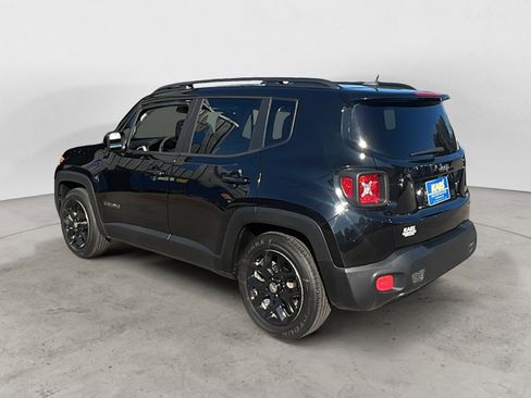 Used 2015 Jeep Renegade Latitude image 4