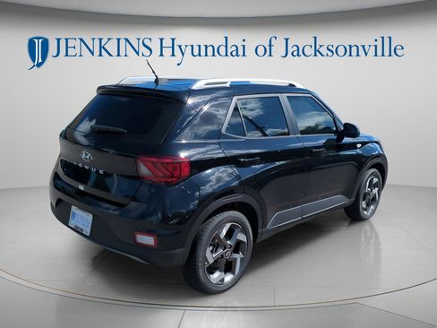 New 2026 Hyundai Venue SEL FWD image 3