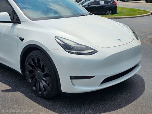 Used 2022 Tesla Model Y Performance AWD/4WD image 2