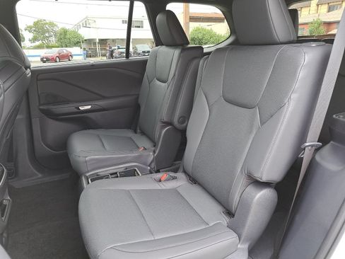 Used 2026 Lexus TX 500h AWD w/ Technology Package image 16