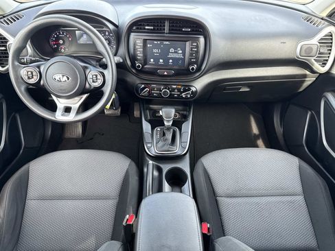 Used 2021 Kia Soul LX image 9