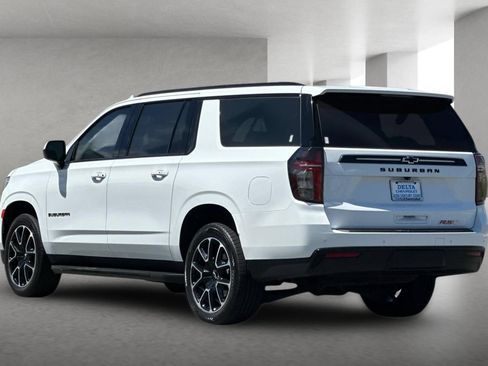 Used 2024 Chevrolet Suburban RST RWD image 12