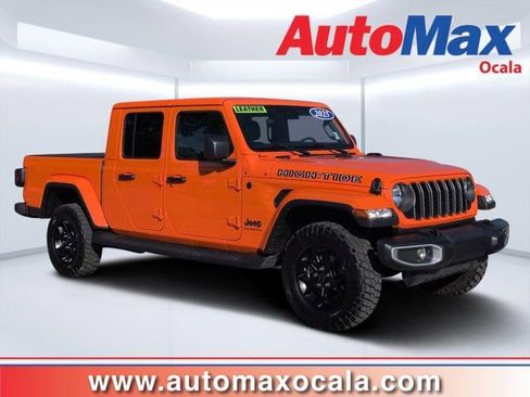 Used 2025 Jeep Gladiator Sport AWD/4WD image 1