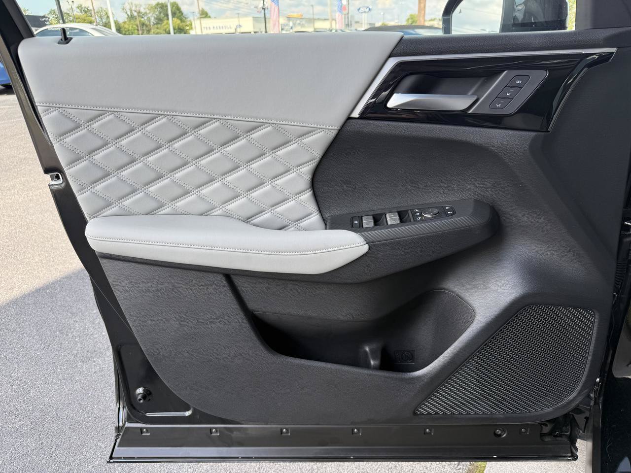 Used 2025 Mitsubishi Outlander SEL AWD/4WD image 9