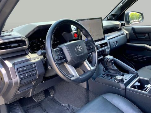 Used 2025 Toyota 4Runner TRD Off-Road Premium AWD/4WD image 18