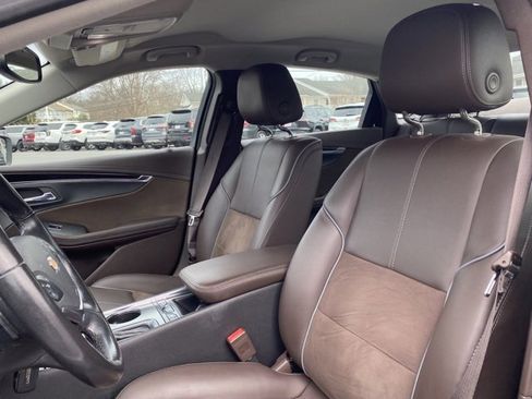 Used 2015 Chevrolet Impala LT w/ Convenience Package image 14