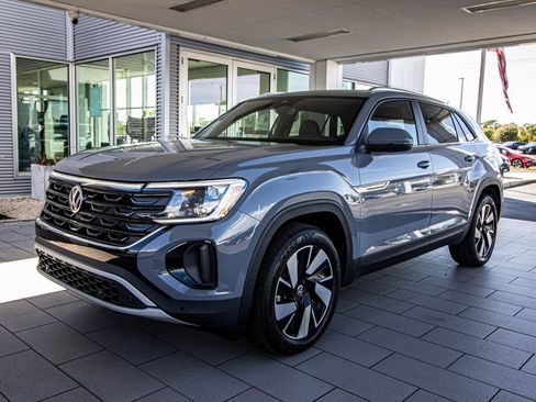 New 2026 Volkswagen Atlas Cross Sport SE image 11