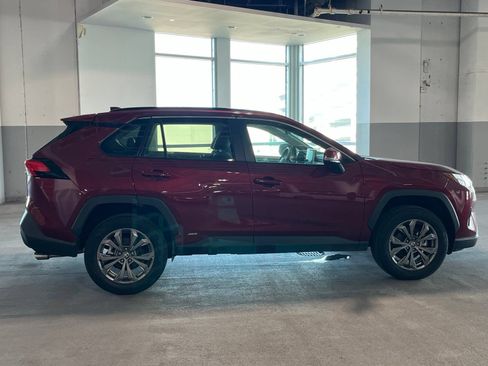 Used 2022 Toyota RAV4 XLE Premium AWD/4WD image 13