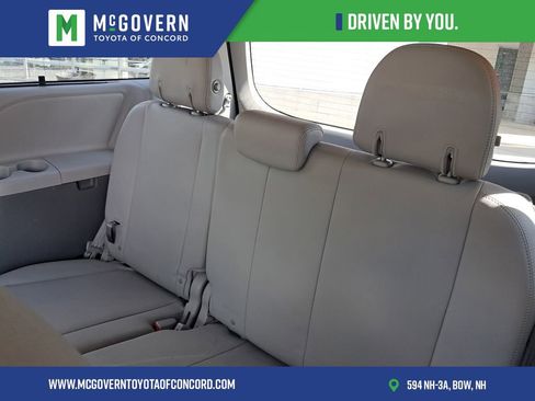 Used 2020 Toyota Sienna XLE w/ Carpet Mat Package AWD/4WD image 22