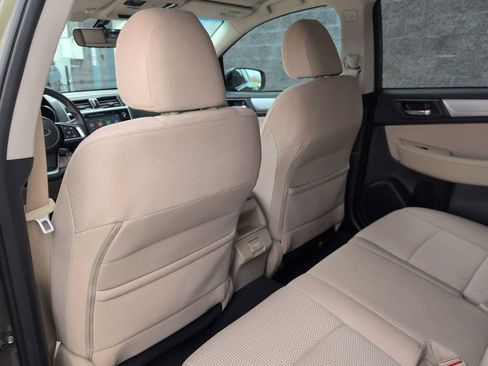 Used 2018 Subaru Outback 2.5i Premium image 18