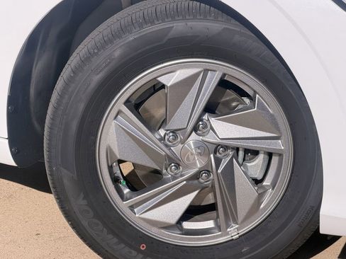 New 2026 Hyundai Elantra SE image 9