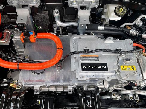 Used 2024 Nissan Ariya AWD image 32