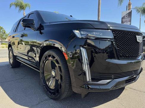 Used 2023 Cadillac Escalade Sport w/ LPO, ONYX Package AWD/4WD image 10