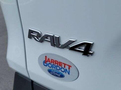 Used 2025 Toyota RAV4 LE FWD image 6