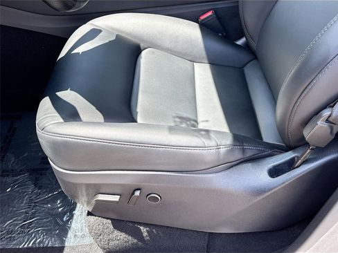 Used 2025 Tesla Model Y Long Range RWD image 19