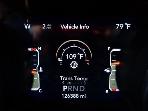 Used 2019 Jeep Wrangler Unlimited Sahara w/ Uconnect 4C Nav & Sound Group AWD/4WD image 23