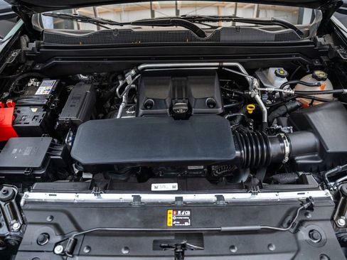 Used 2025 Chevrolet Colorado Trail Boss AWD/4WD image 20