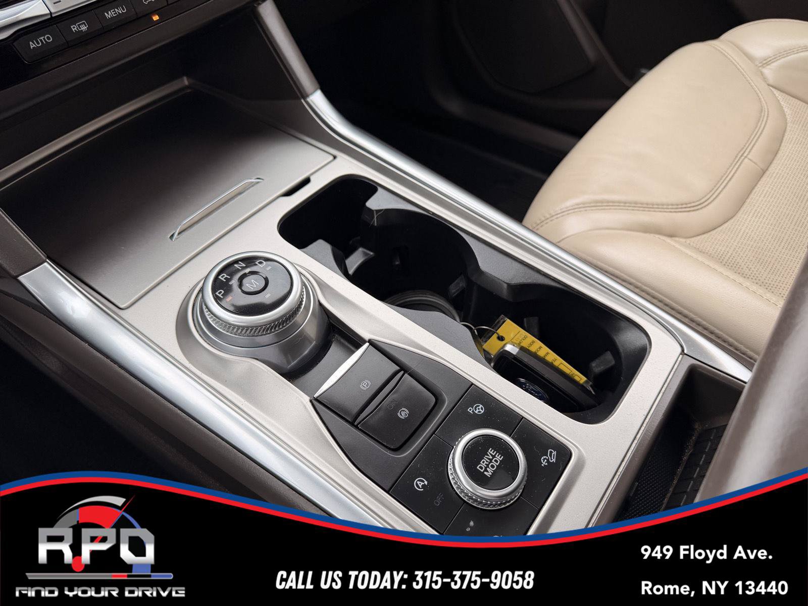 Used 2020 Ford Explorer Platinum w/ Premium Technology Package AWD/4WD image 26