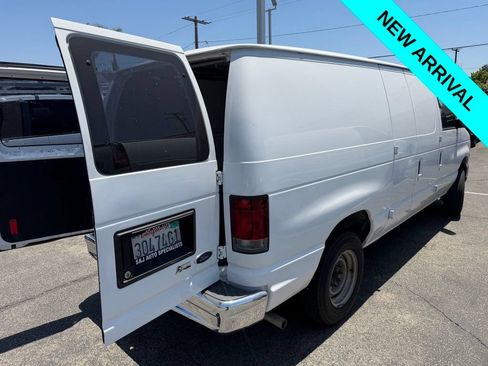 Used 2011 Ford E-150 and Econoline 150 RWD image 4