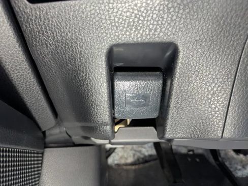 Used 2023 Toyota Camry SE FWD image 31