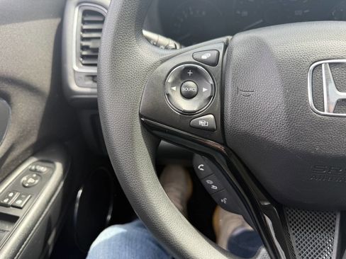 Used 2018 Honda HR-V EX image 31