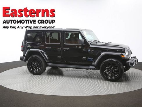 Used 2025 Jeep Wrangler Unlimited Sahara AWD/4WD image 48