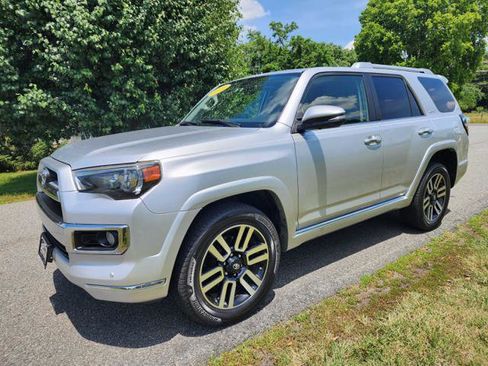 Used 2015 Toyota 4Runner Limited AWD/4WD image 2