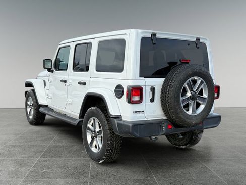 Used 2021 Jeep Wrangler Unlimited Sahara image 3