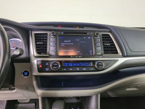 Used 2019 Toyota Highlander Limited AWD/4WD image 21