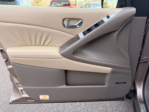 Used 2010 Nissan Murano SL w/ Leather Pkg image 13