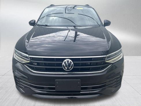 Used 2024 Volkswagen Tiguan SE R-Line FWD image 2