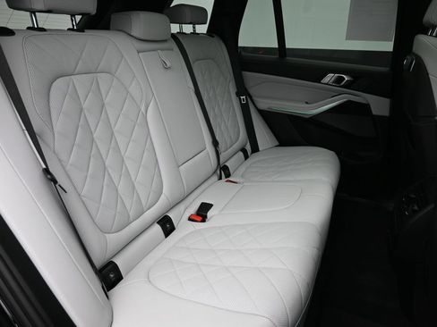 Used 2024 BMW X5 xDrive40i w/ M Sport Package AWD/4WD image 25