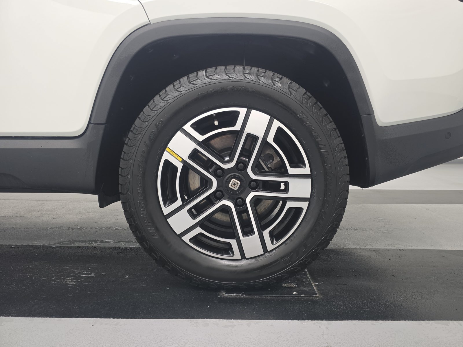 Used 2024 Rivian R1T Adventure Dual AWD/4WD image 10