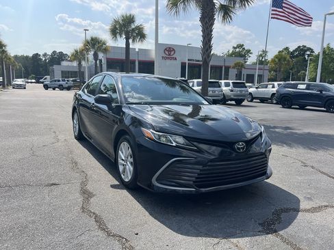 Used 2024 Toyota Camry LE FWD image 2